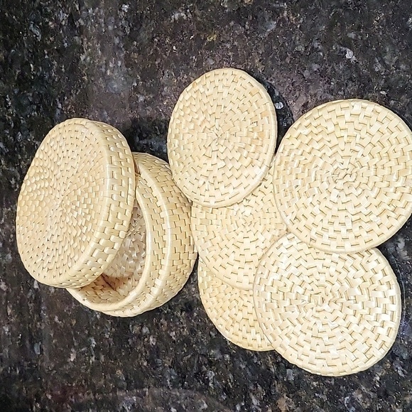 VTG Set 5 Woven STRAW Drink COASTERS In BASKET farmhouse tiki decor boho - Picture 1 of 5